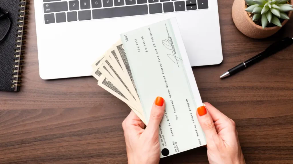 Confira 8 modelos de recibo simples e aprenda como fazê-los para facilitar as transações e organizar as finanças do seu negócio.