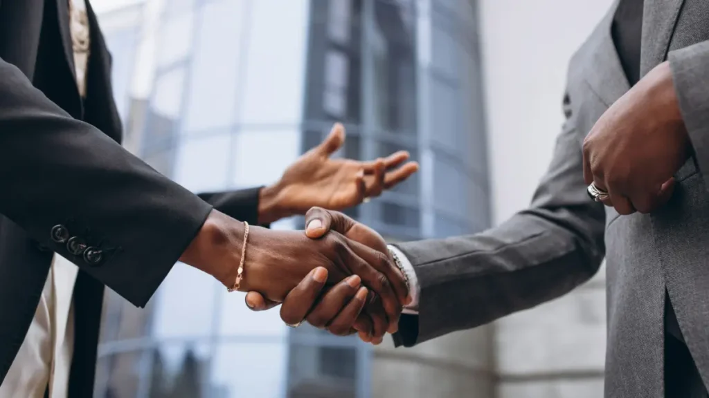 como conseguir investidores​ (para minha empresa/negócio)